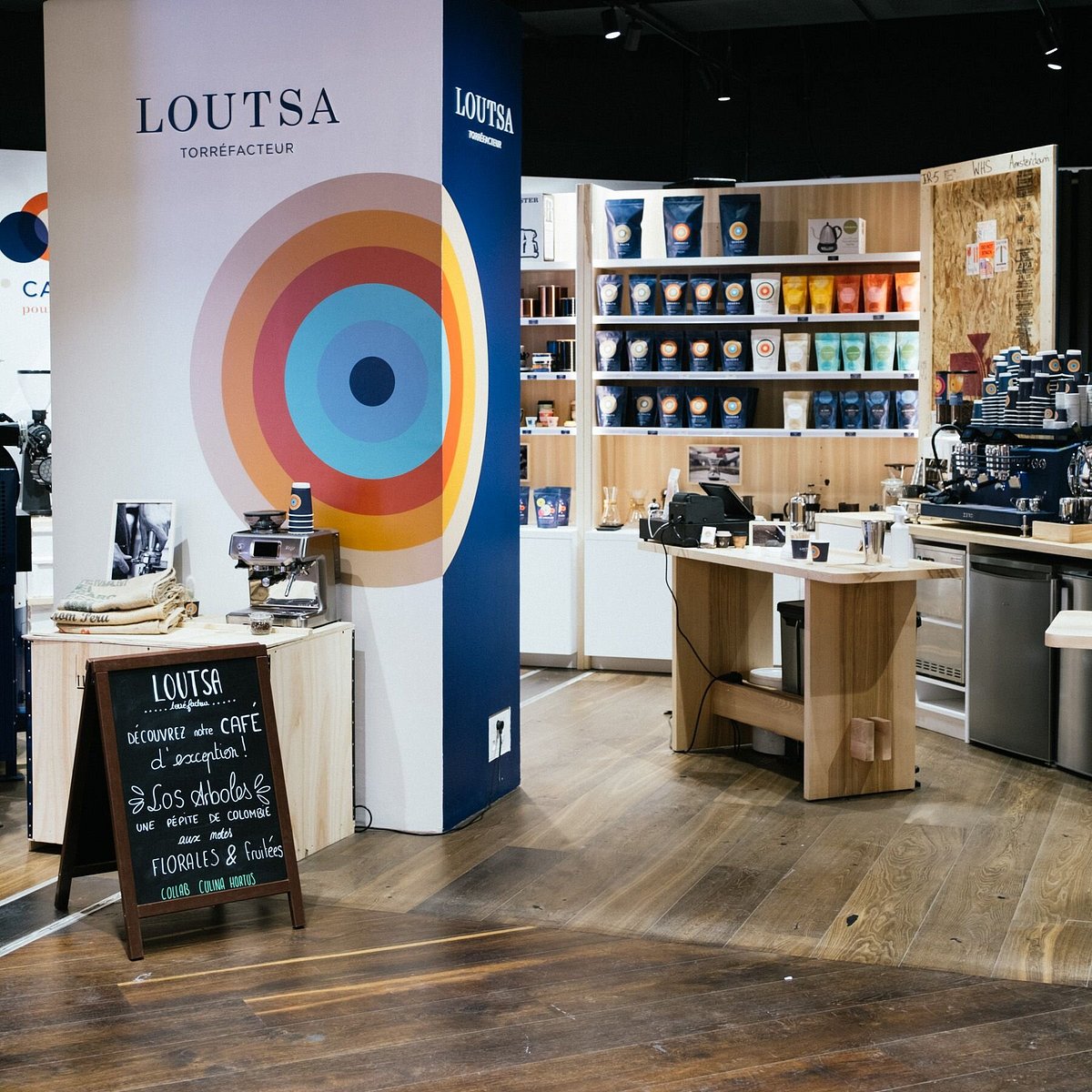 Boutique Loutsa et son comptoir café